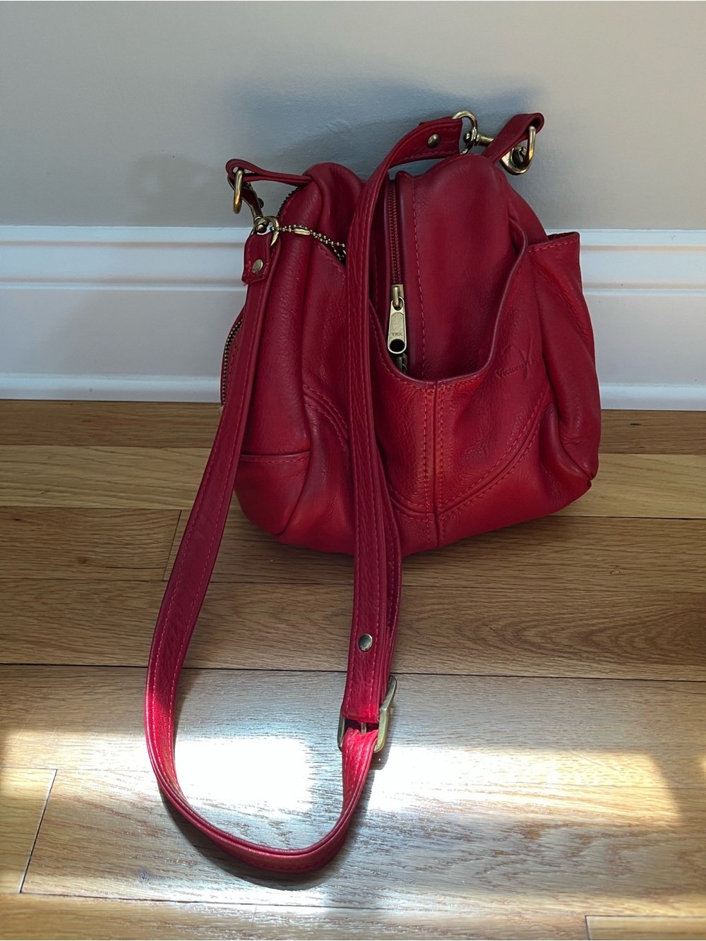 Red Pebbled Victoria Leather Crossbody Bag - Picture 3 of 11